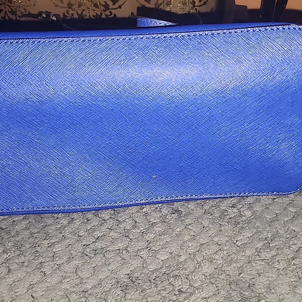 Handbag - Picture 3 of 3